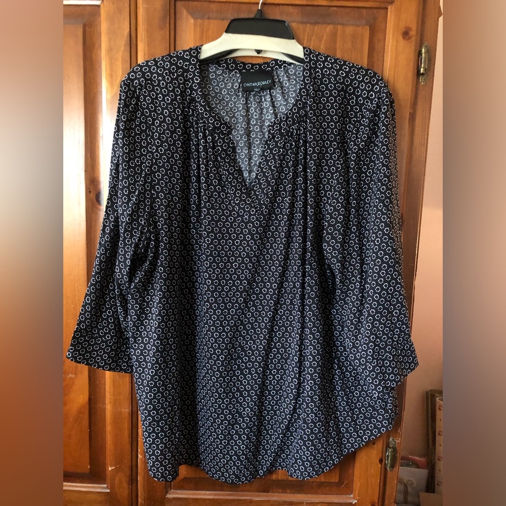 Cynthia Rowley Black Geometric Design V-Neck Tunic Blouse, Plus Size 1X